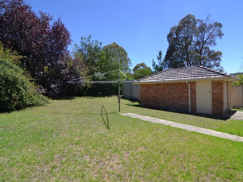27 Amiens Street, Lithgow NSW 2790