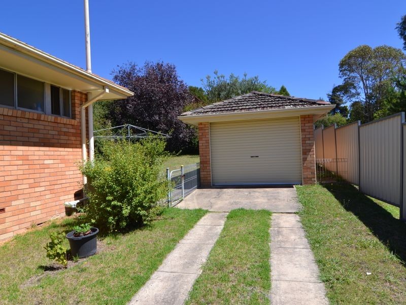 27 Amiens Street, Lithgow NSW 2790