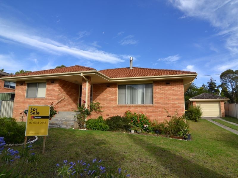27 Amiens Street, Lithgow NSW 2790