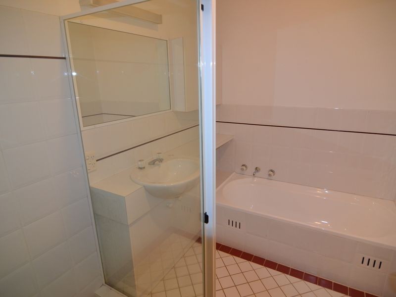 1b Sandalwood Drive, South Bowenfels NSW 2790