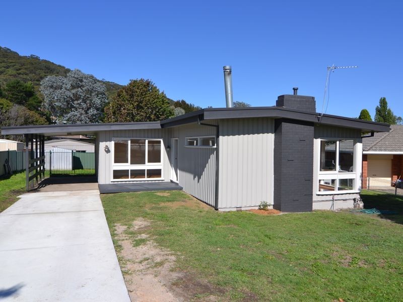 8 Wattle Grove, Lithgow NSW 2790