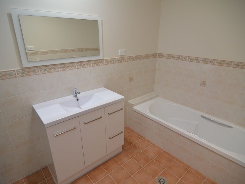 14 Kirkley Street Kirkley Gardens, South Bowenfels NSW 2790