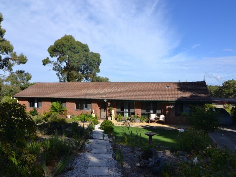 11 Castlereagh Highway, Marrangaroo NSW 2790