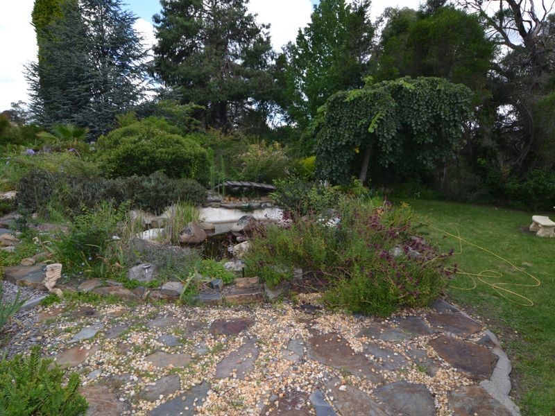 11 Castlereagh Highway, Marrangaroo NSW 2790