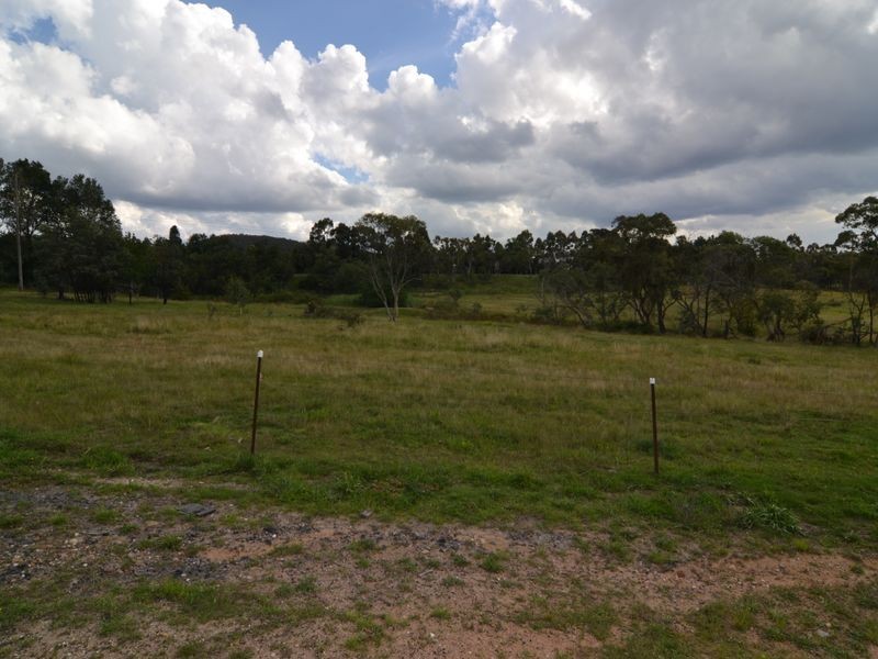 11 Castlereagh Highway, Marrangaroo NSW 2790