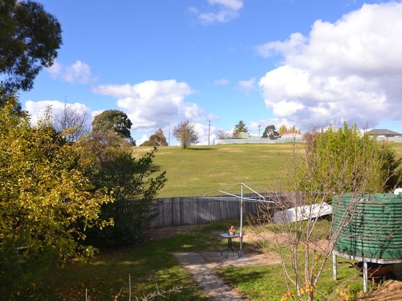 2 Cary Avenue, Wallerawang NSW 2845