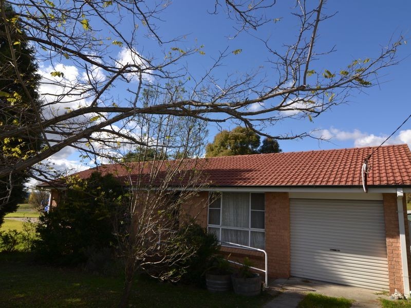2 Cary Avenue, Wallerawang NSW 2845