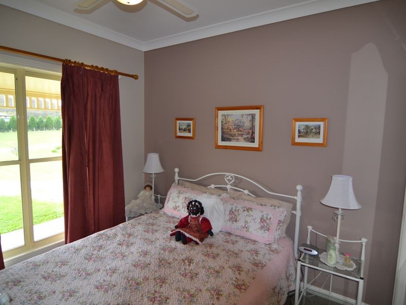 12 Windarra Place, Marrangaroo NSW 2790