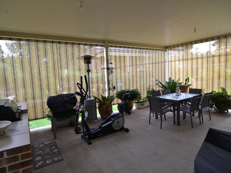 12 Windarra Place, Marrangaroo NSW 2790