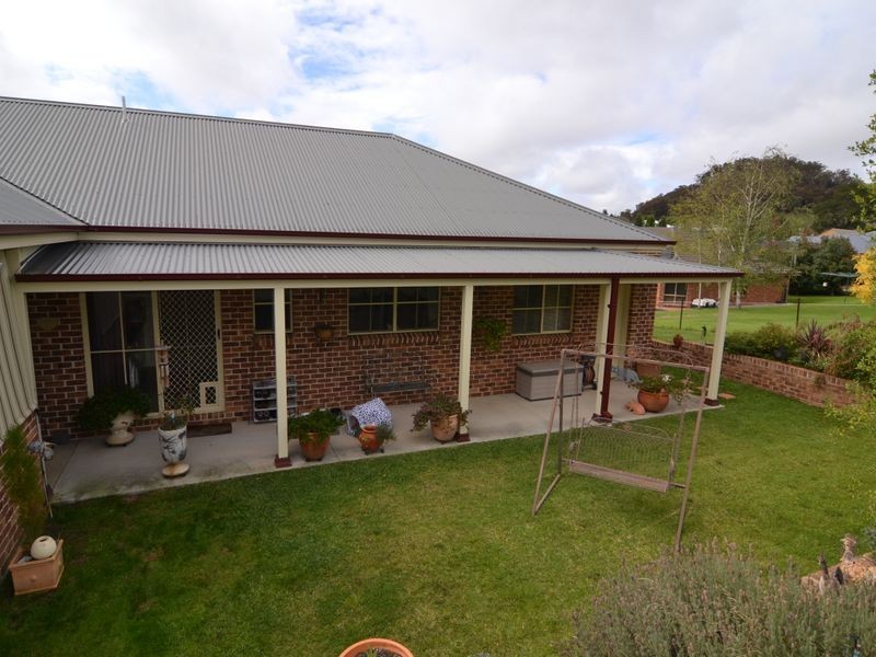12 Windarra Place, Marrangaroo NSW 2790