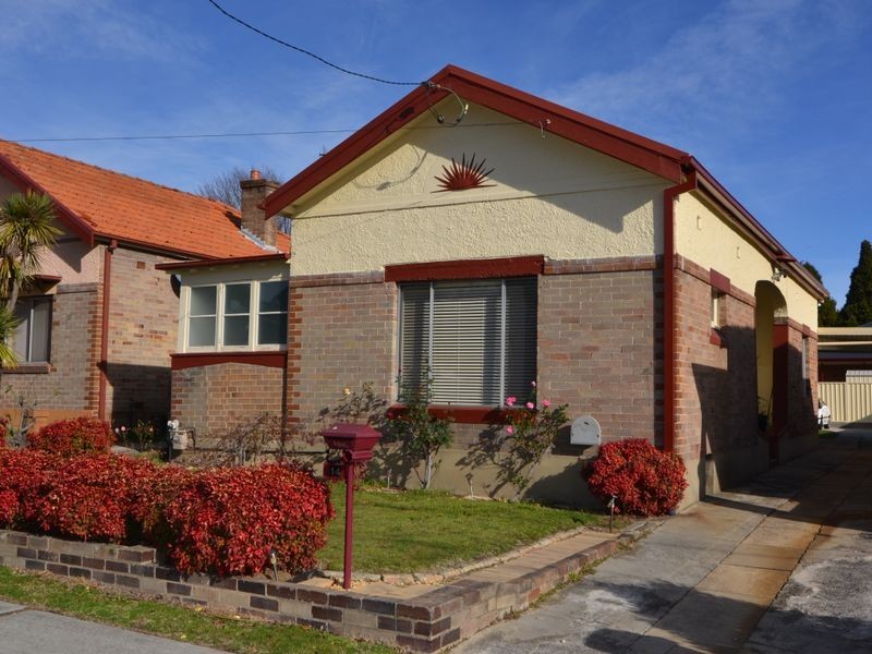 14 Academy Street, Lithgow NSW 2790
