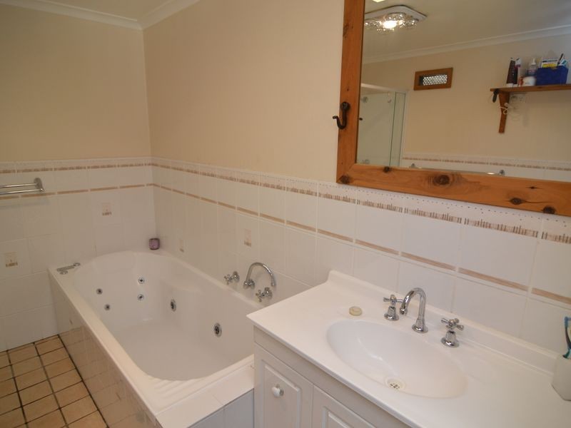 154 Bells Road, Lithgow NSW 2790