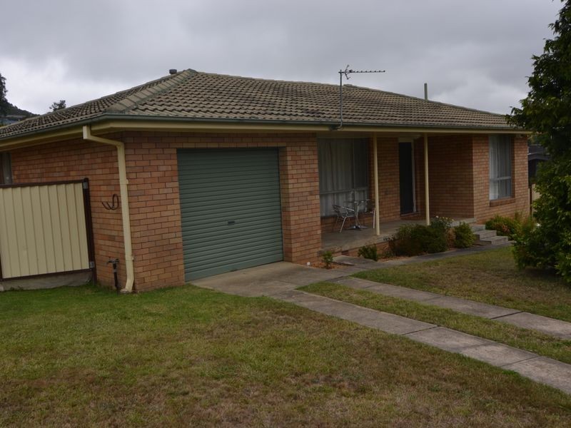 6 Wattle Grove, Lithgow NSW 2790