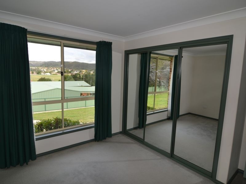 14b Wilton Close, Lithgow NSW 2790