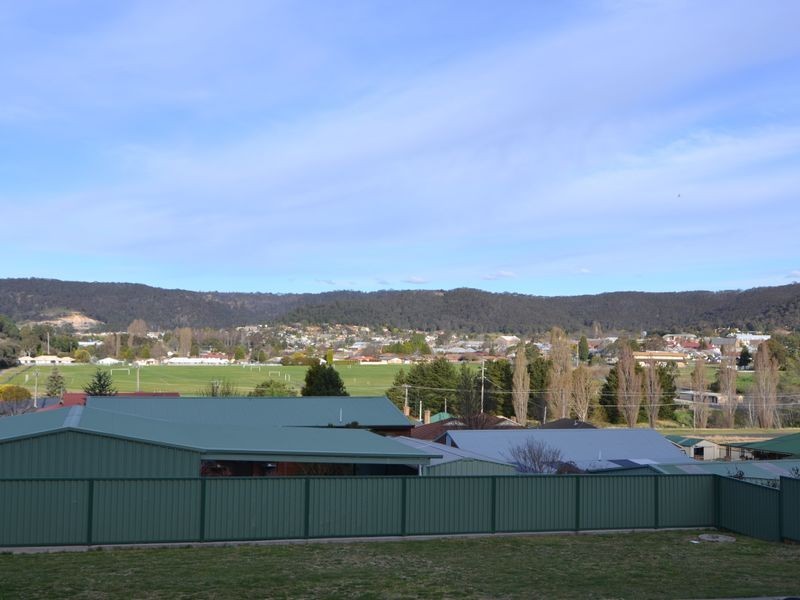 14b Wilton Close, Lithgow NSW 2790