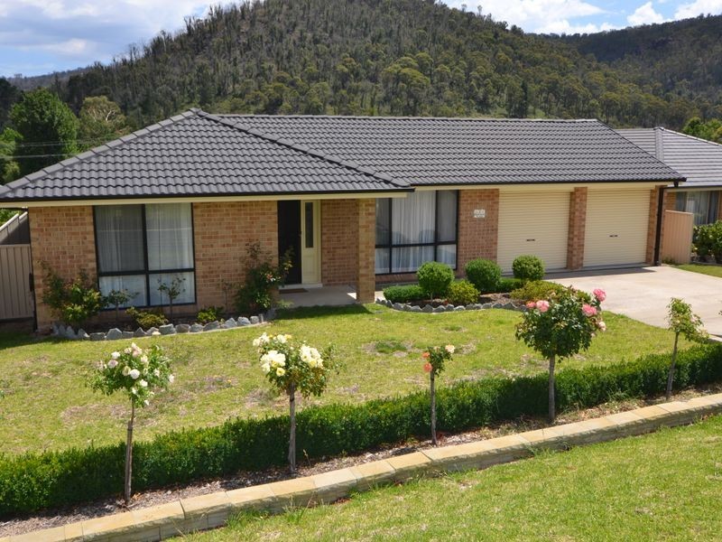 7 Henderson Place, Lithgow NSW 2790