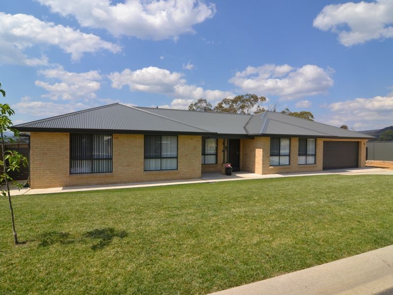 7 Hillcrest Avenue, Lithgow NSW 2790