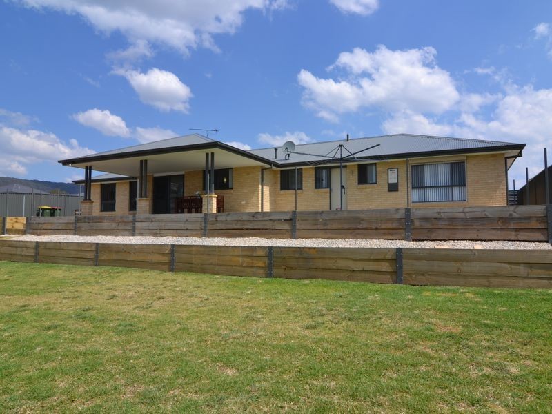 7 Hillcrest Avenue, Lithgow NSW 2790