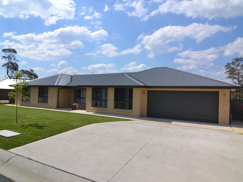 7 Hillcrest Avenue, Lithgow NSW 2790