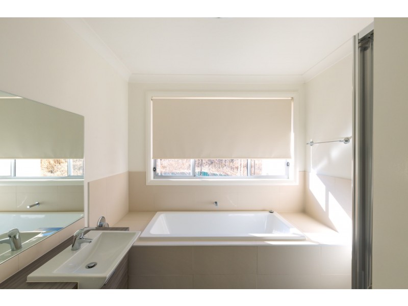 17 Sandalwood Drive, Lithgow NSW 2790
