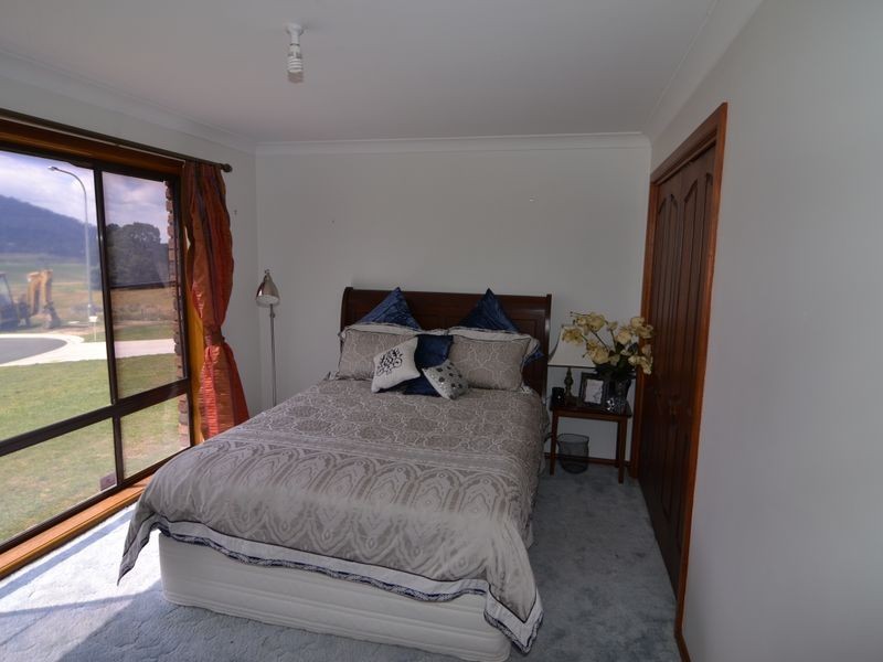 29 Surveyors Way, Lithgow NSW 2790