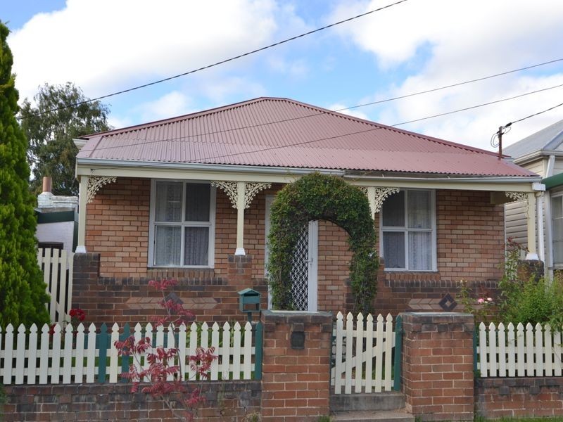 21 Read Avenue, Lithgow NSW 2790