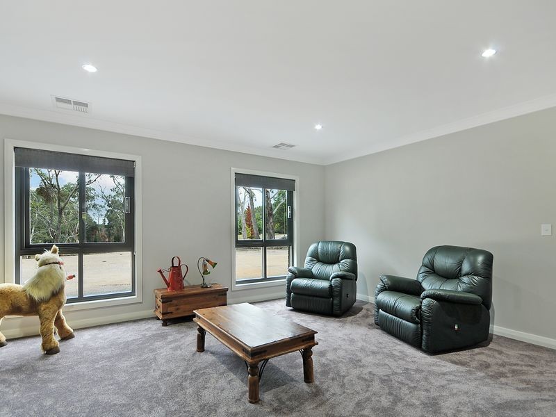 2E Hughes Lane, Marrangaroo NSW 2790