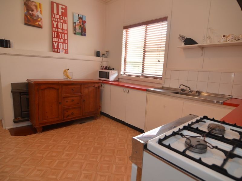 18 Sandford Avenue, Lithgow NSW 2790