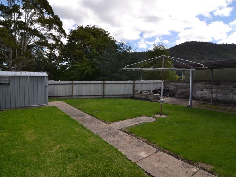 18 Sandford Avenue, Lithgow NSW 2790