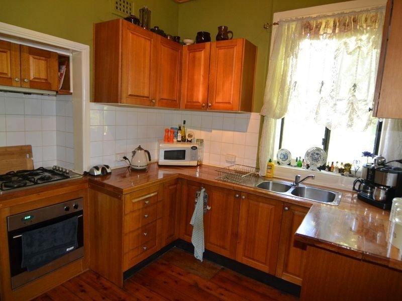 12 Lone Pine Avenue, Lithgow NSW 2790