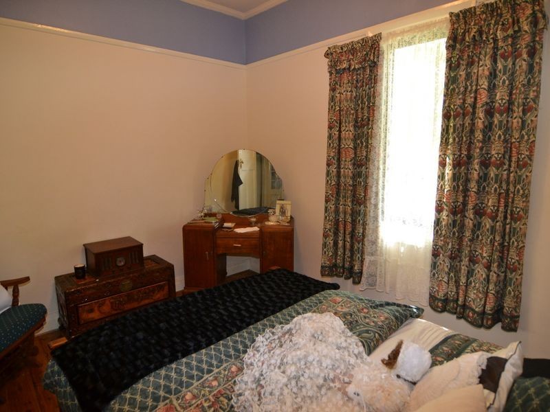 12 Lone Pine Avenue, Lithgow NSW 2790