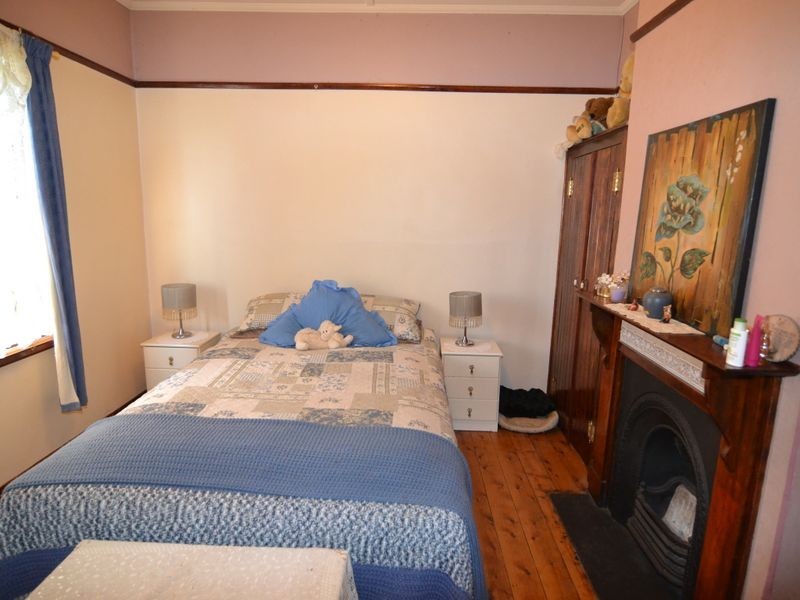 12 Lone Pine Avenue, Lithgow NSW 2790