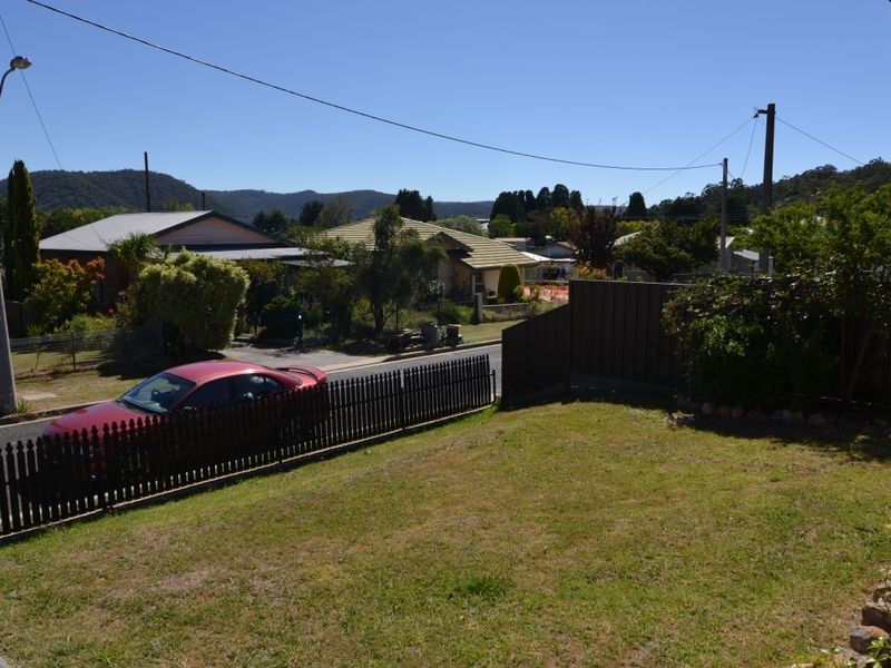 12 Lone Pine Avenue, Lithgow NSW 2790