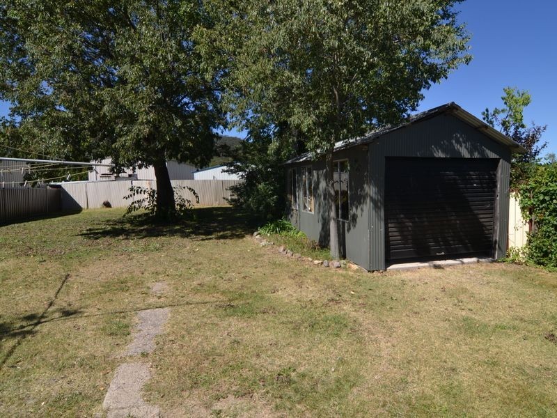 12 Lone Pine Avenue, Lithgow NSW 2790