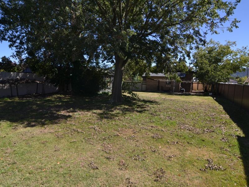 12 Lone Pine Avenue, Lithgow NSW 2790
