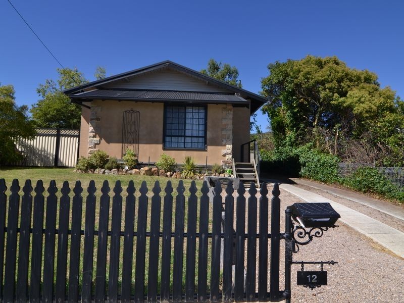 12 Lone Pine Avenue, Lithgow NSW 2790