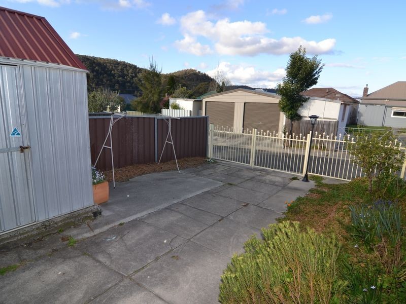 27 Hayley Street, Lithgow NSW 2790