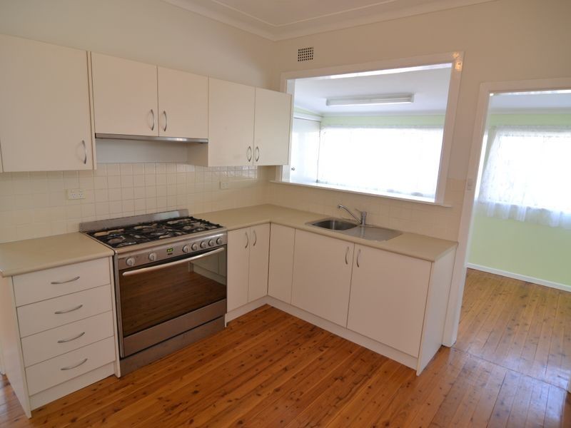 15 Enfield Avenue, Lithgow NSW 2790