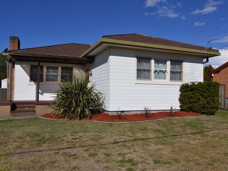15 Enfield Avenue, Lithgow NSW 2790