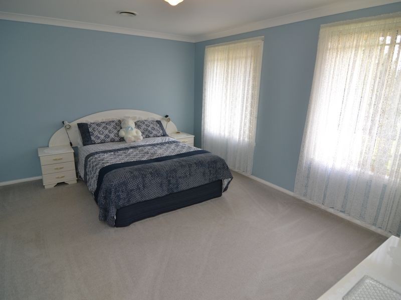 2 Sandalwood Drive, Lithgow NSW 2790