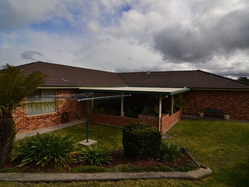 2 Sandalwood Drive, Lithgow NSW 2790