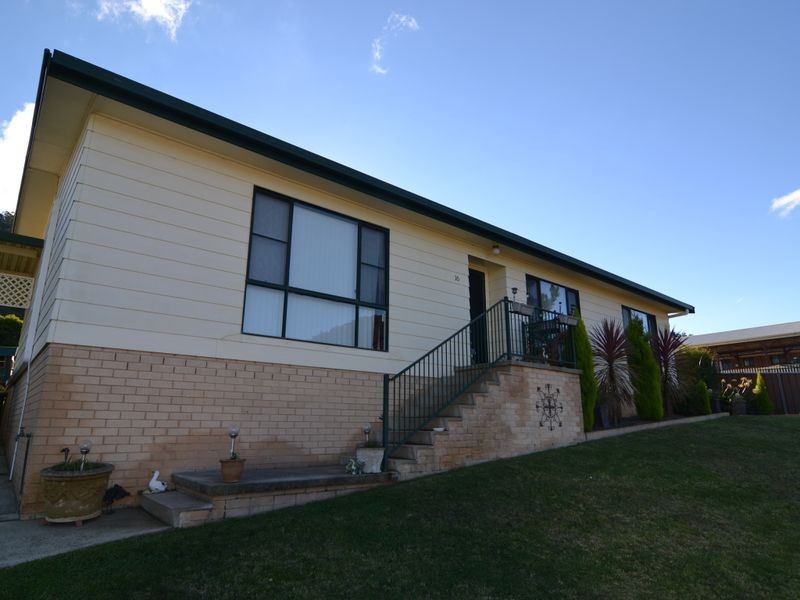16 Wilton Close, Lithgow NSW 2790