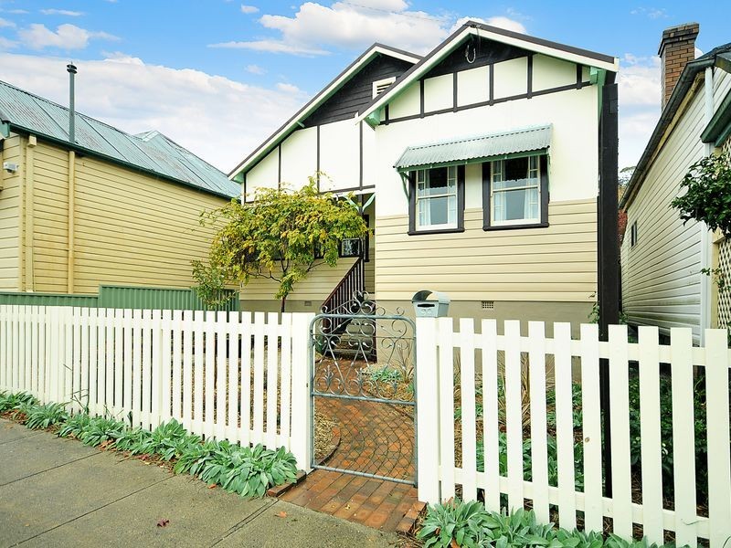 99 Chifley Road, Lithgow NSW 2790