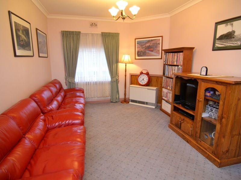 14 Ferro Street, Lithgow NSW 2790