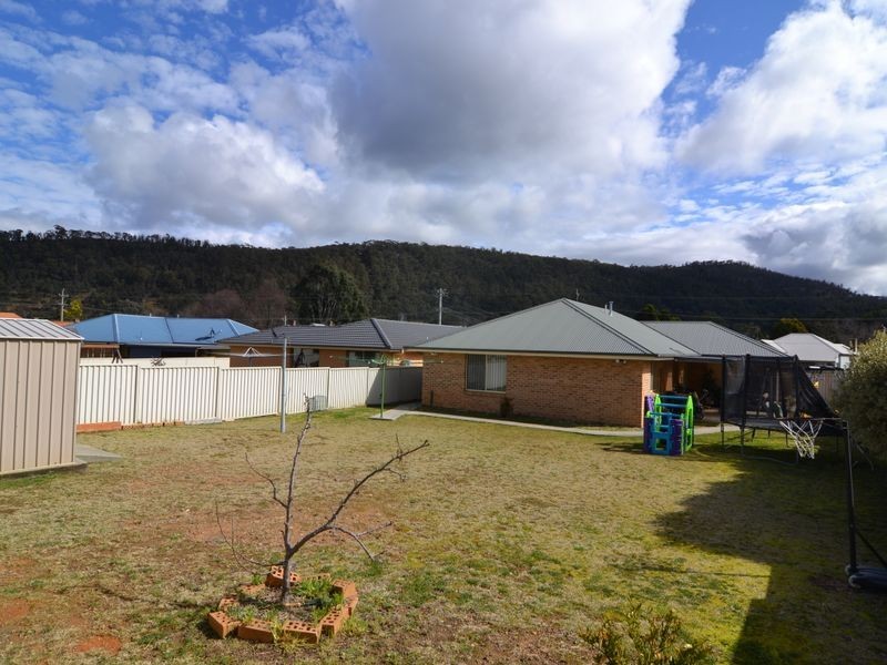 93 Inch Street, Lithgow NSW 2790