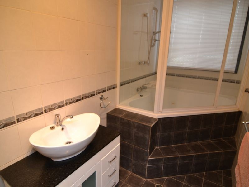 17 Chifley Road, Lithgow NSW 2790