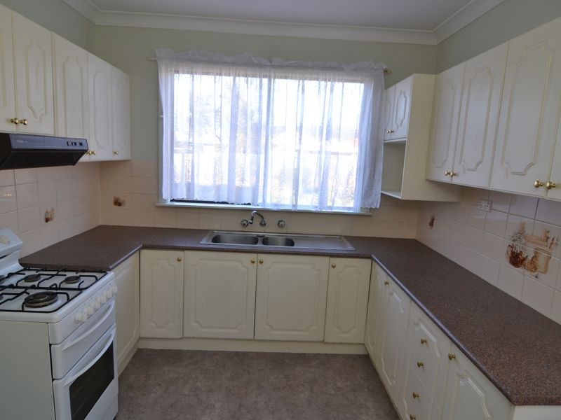 73 Rifle Parade, Lithgow NSW 2790