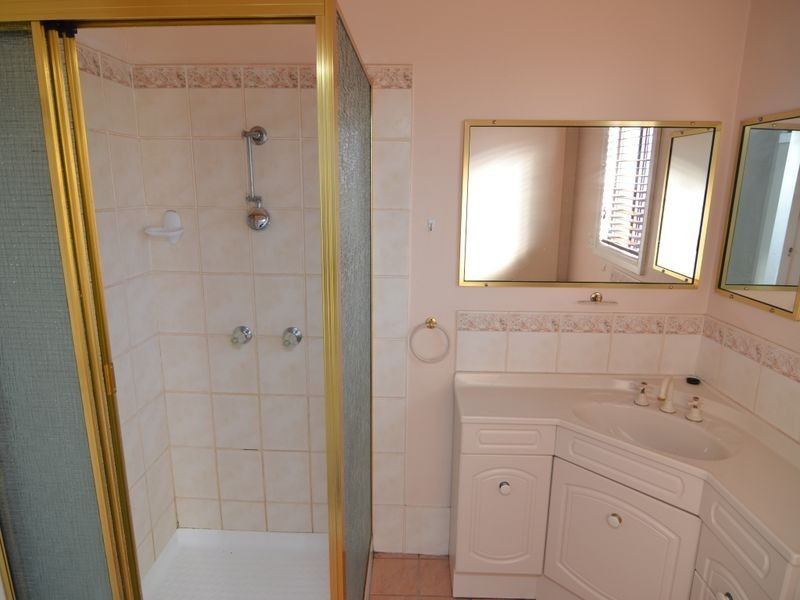 73 Rifle Parade, Lithgow NSW 2790