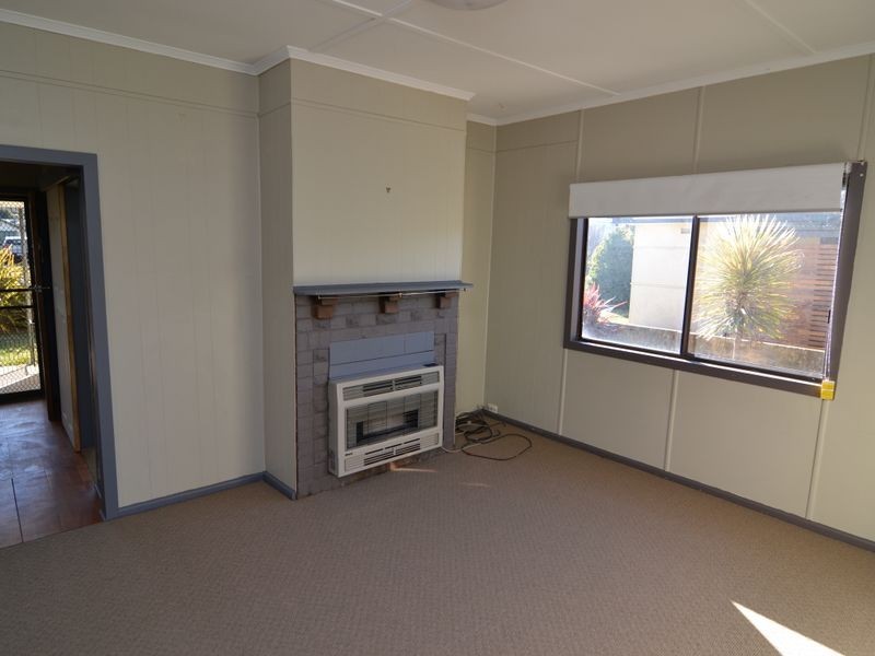 73 Rifle Parade, Lithgow NSW 2790