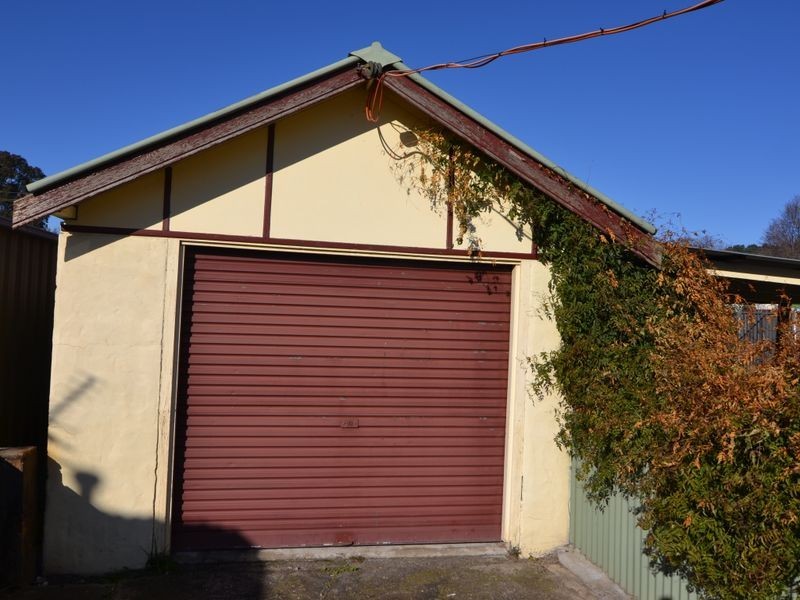 73 Rifle Parade, Lithgow NSW 2790